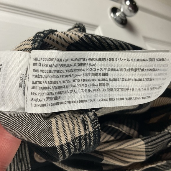 Pre-Owned Hollister Women’s Light Weight Tan & Black Checkered Romper, Size S - Picture 13 of 13